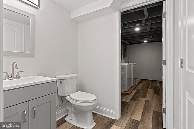 Building Photo - 409 Maiden Ln