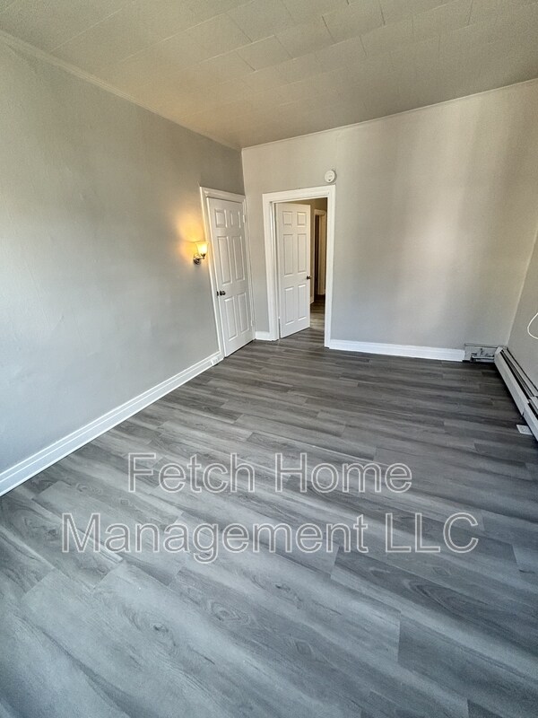 Building Photo - 818 Church St