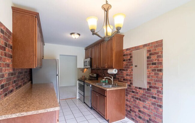 Building Photo - 12730 Veirs Mill Rd