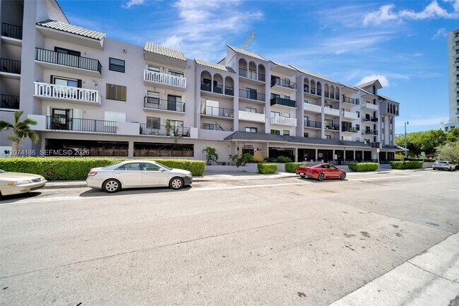 Building Photo - 777 SW 9th Ave