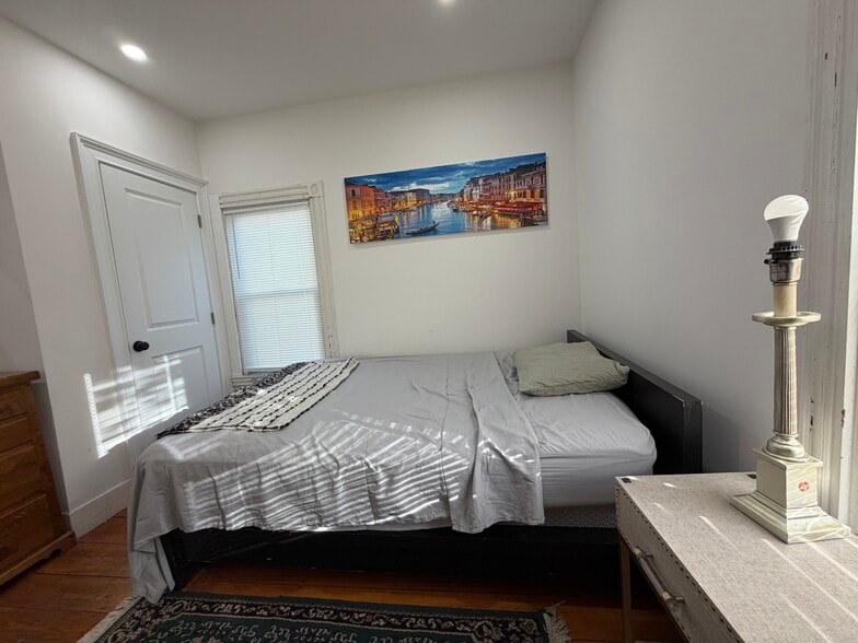 Building Photo - 56 Grampian Way