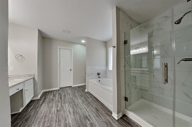 Building Photo - 7010 Durango Dr