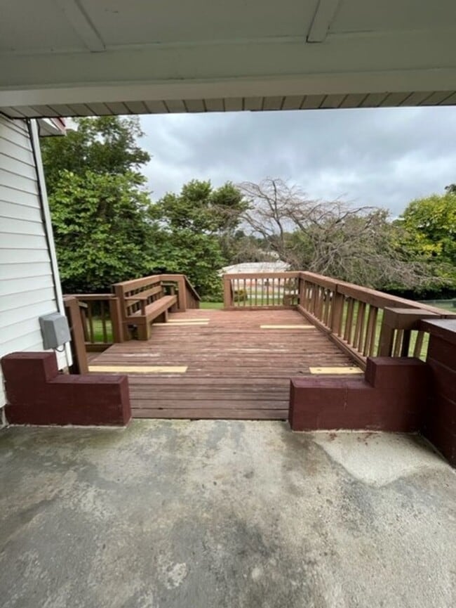 Building Photo - 2 bed 1 Bath Home Mount Airy NC