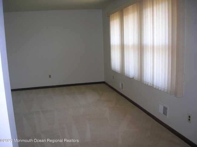 Building Photo - 15 Cardinal Ct