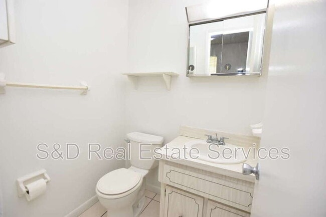 Building Photo - 4745 Dimbath Dr