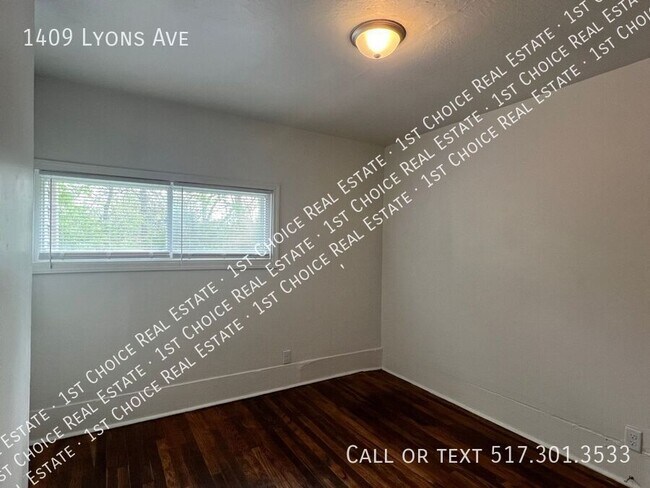Building Photo - 1409 Lyons Ave