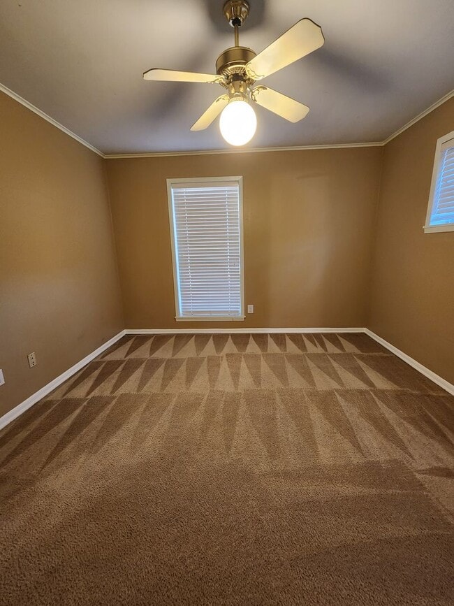Building Photo - 3 Bedroom Home in Sought-After Subdivision