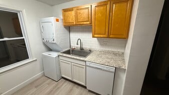 Building Photo - 200 N Fir Ave