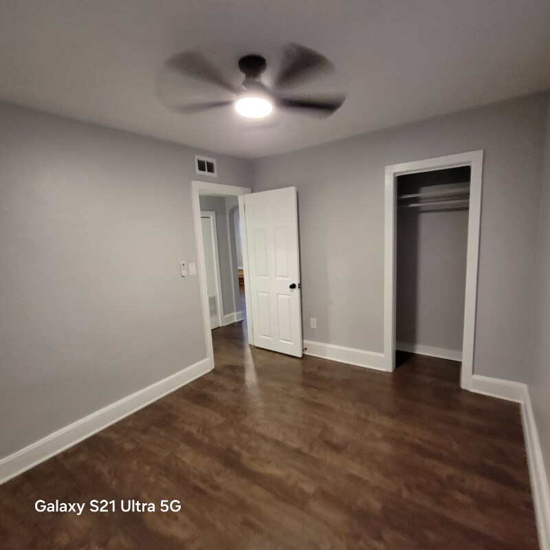 Building Photo - 16 N Primrose Dr