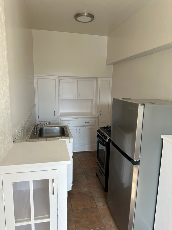 Building Photo - 1922 Highland Ave