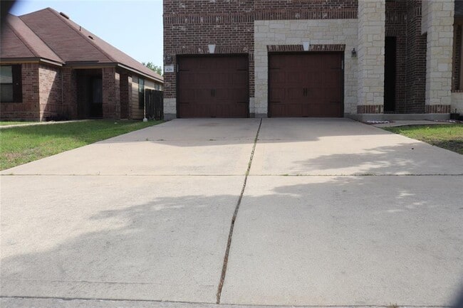 Building Photo - 829 Bethel Way