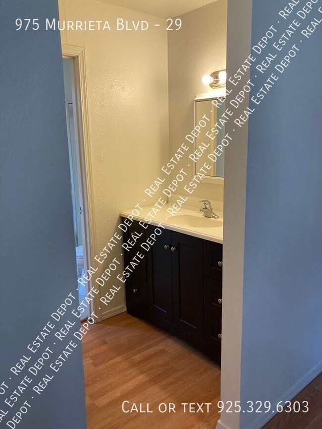 Building Photo - 975 Murrieta Blvd