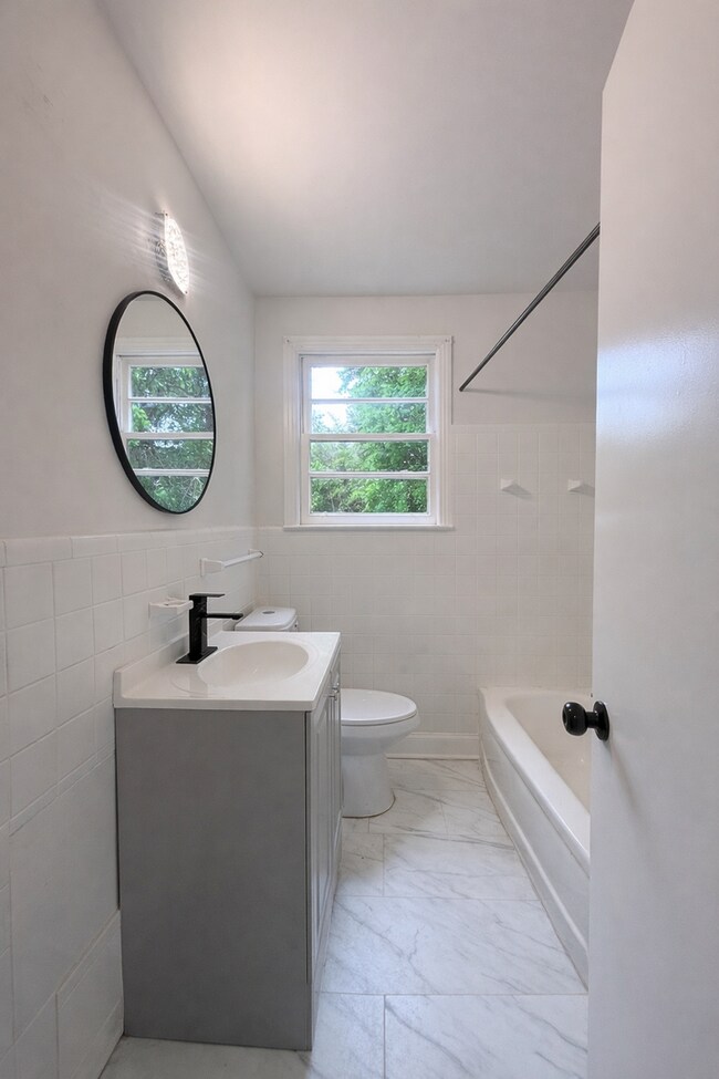 Building Photo - For Rent — Updated & Move-In Ready!