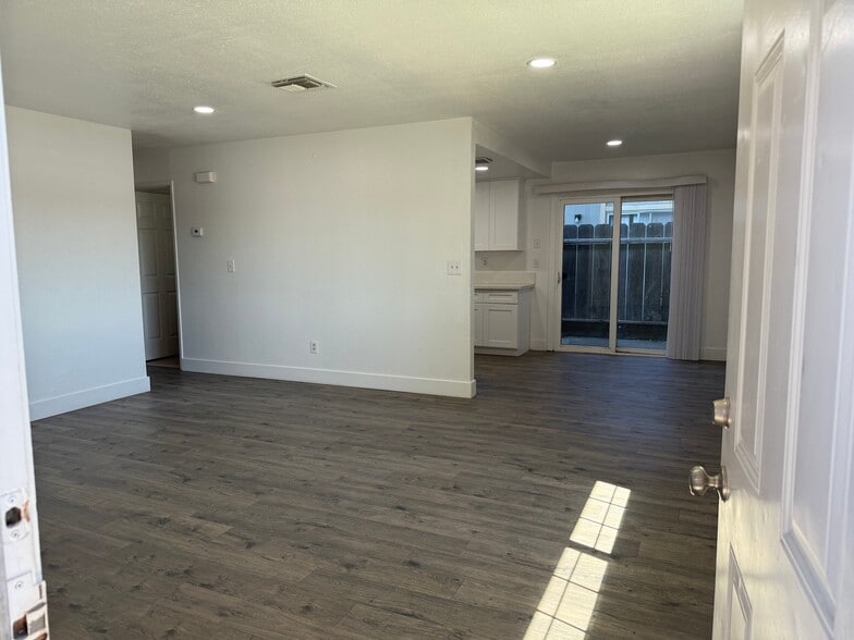 Building Photo - 3800 Gareth Ln