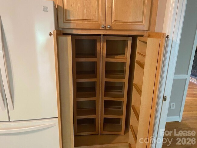 Building Photo - 3922 Fellsway Rd