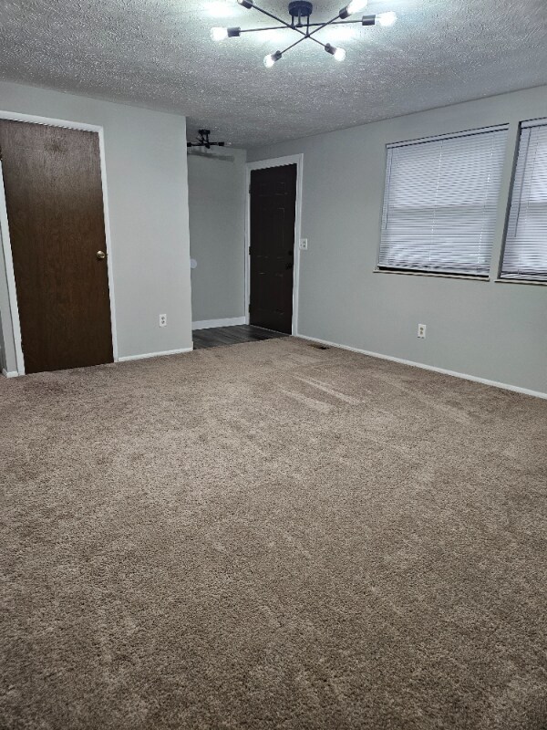 Building Photo - 4242 Hanover Dr