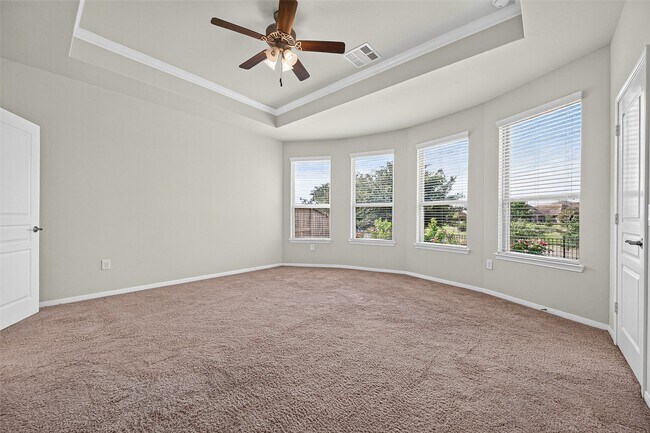 Building Photo - 24603 Royal Pike Dr