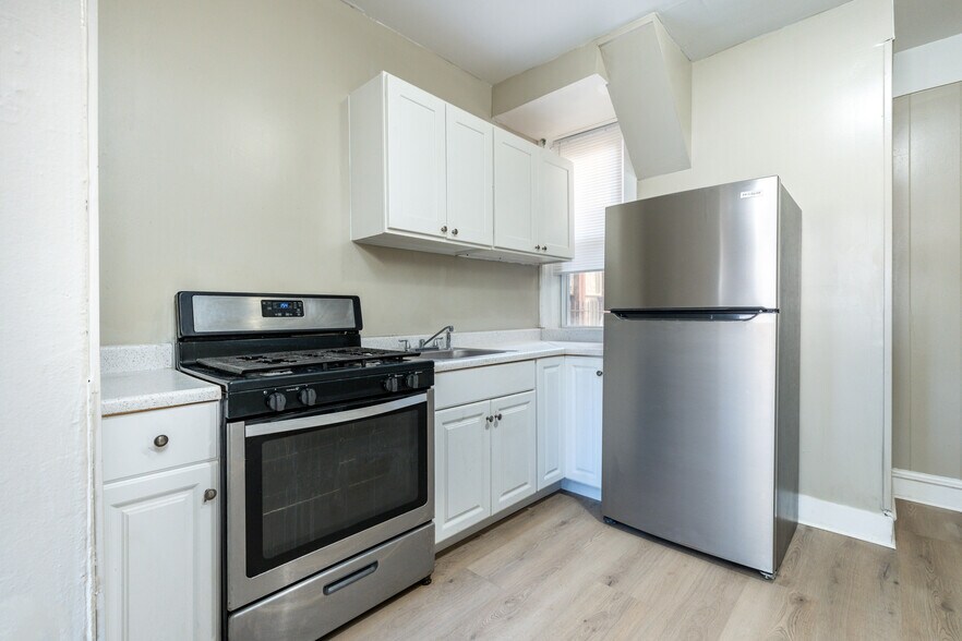 Building Photo - 3864 W Girard Ave