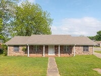 Building Photo - 100 Meadow Pl