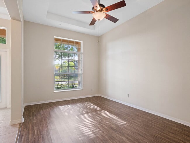 Building Photo - Spacious 4-Bedroom Pool Home with 3 Full B...