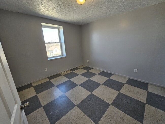 Building Photo - 3009 Pearl Ave