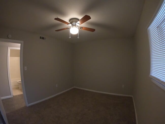 Building Photo - 3256 Suncrest Dr