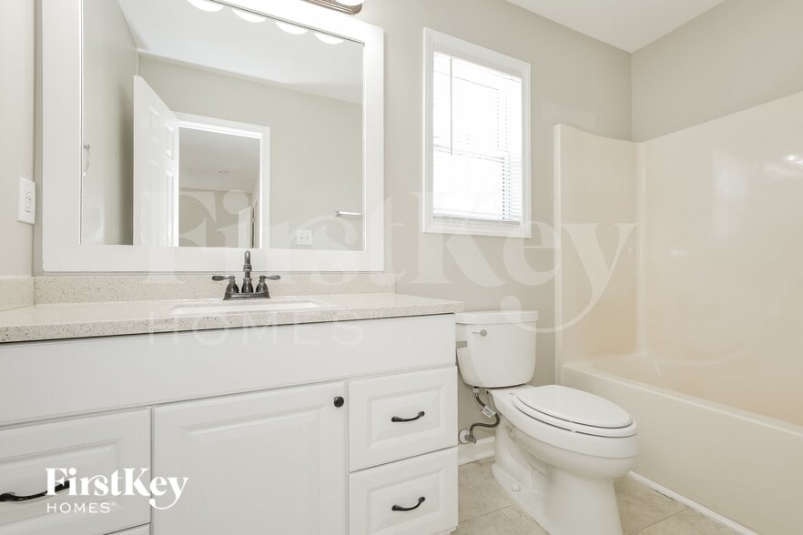 Building Photo - 6877 Ironwood Cir