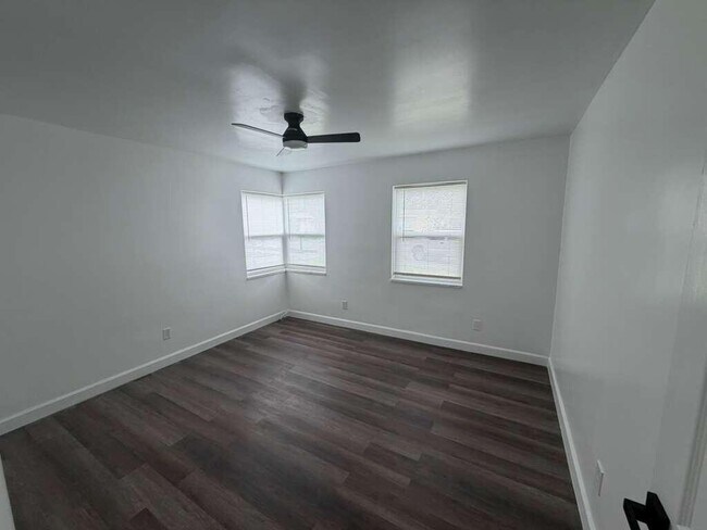 Building Photo - Northeast 7th Avenue, Pompano Beach, FL 33064 - 5 BR 3 BA house
