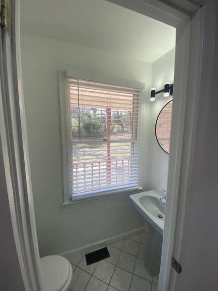 Bathroom #1 - 1637 Winter Ave