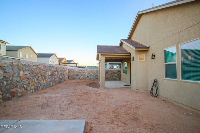 Building Photo - 10716 Drew Pearson Dr