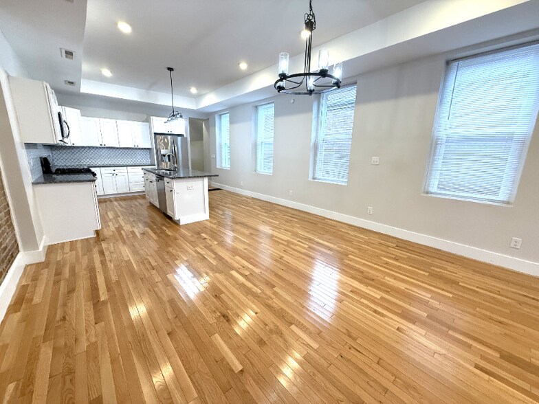 Building Photo - 1435 Mellwood Ave