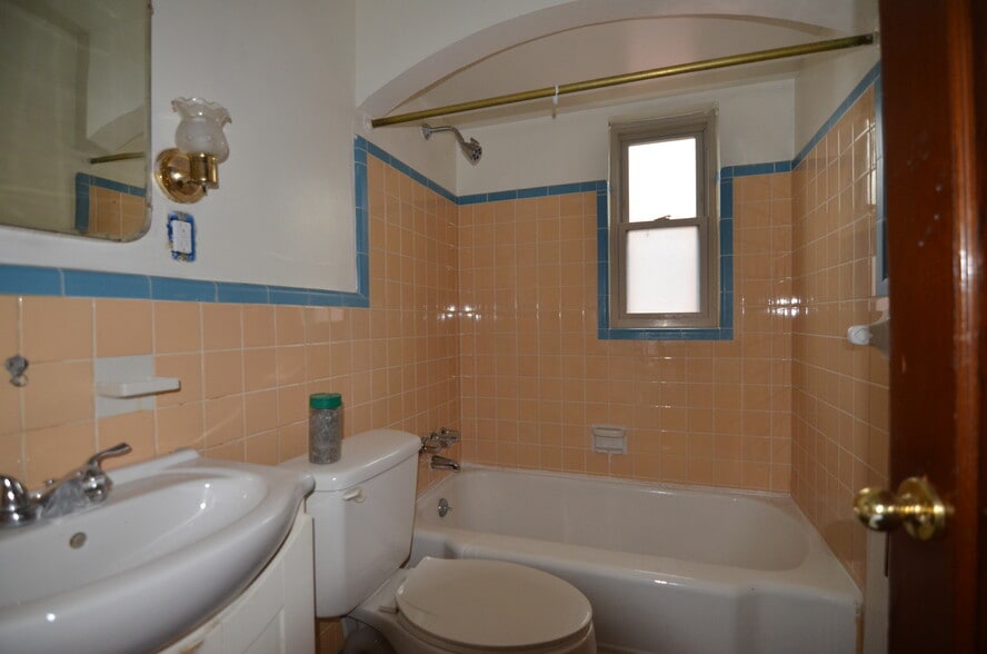 Building Photo - 7240 Reading Rd