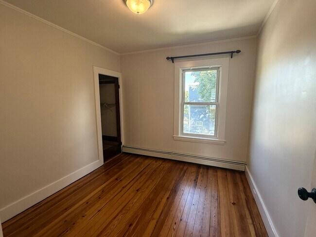 Building Photo - 7 Poplar St
