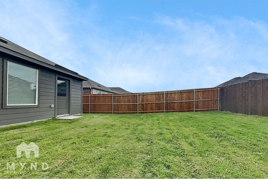 Building Photo - 1824 Javelina St