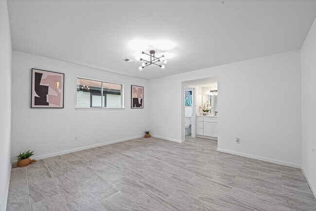 Building Photo - 11823 S Willow Cir