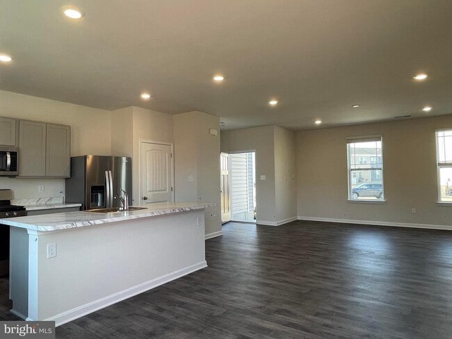 Building Photo - 95 Filbert Dr