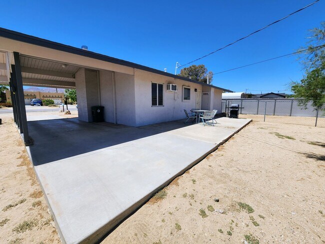 Building Photo - 61934 Verbena Rd