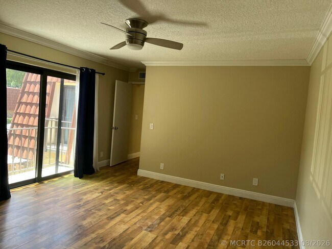 Building Photo - 3008 San Clara Dr