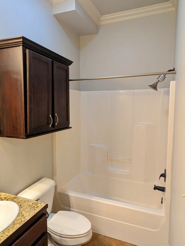 Building Photo - Luxury Awaits in Miramar!