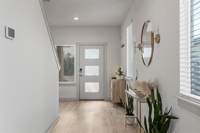 Building Photo - 217 Cupreata Ln