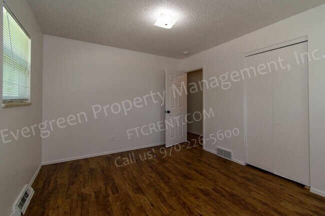Building Photo - 2439 Clearview Ave