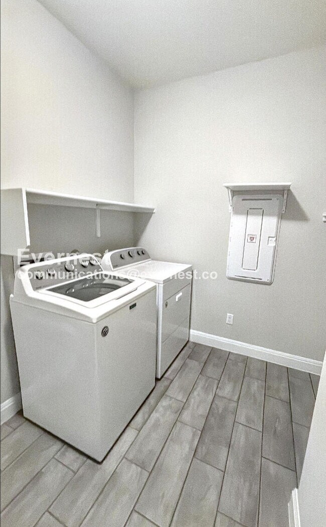 Building Photo - PROMO: Get $1,000 OFF the first month’s rent when the lease starts this month of March! / 5 Bed/4...