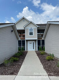 Building Photo - 1522 Oakfield Dr