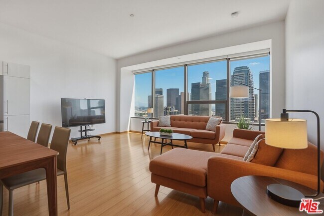 Building Photo - 1100 Wilshire Blvd