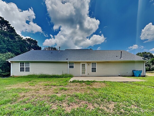 Building Photo - 103 New Farm Drive Locust Grove GA