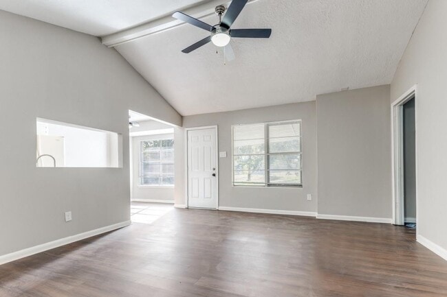 Building Photo - 3120 Royal St