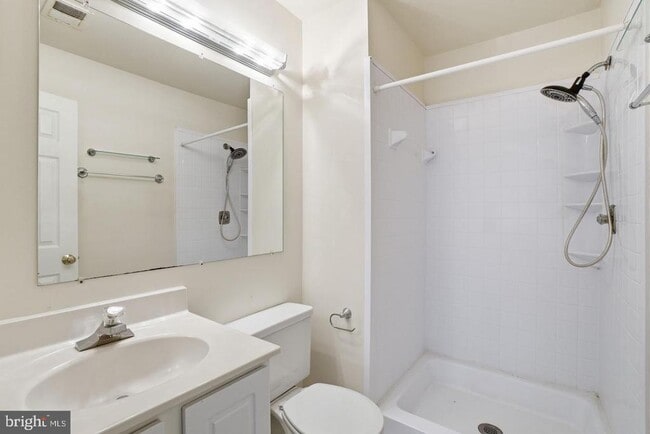 Building Photo - 2391 Hunters Square Ct