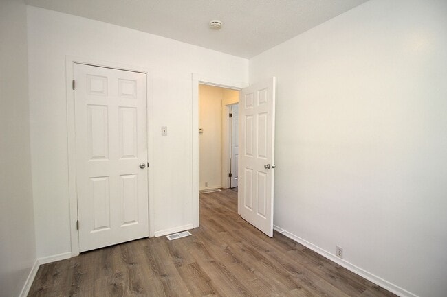 Building Photo - 2315 SE 66th Ave