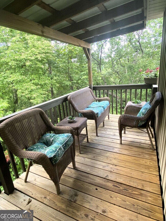 Building Photo - 422 Laurel Ridge Rd