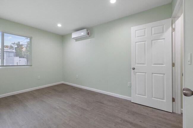 Building Photo - 15452 Romar St